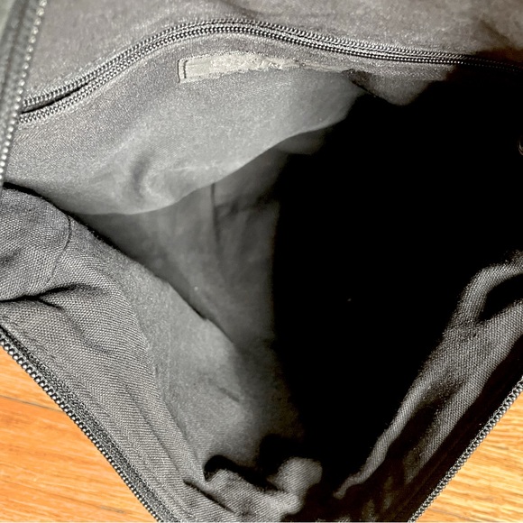 Tignanello textured leather shoulder bag (black) - Picture 6 of 9